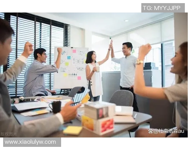 贾诚：在现代社会中如何平衡个人理想与现实生活的挑战与机遇